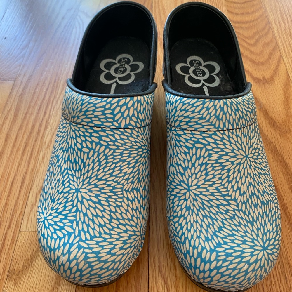 Women's Patterned Clogs